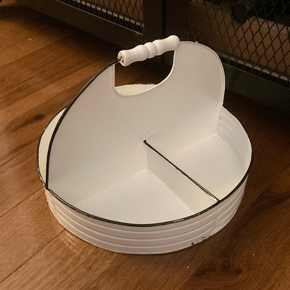 Signature Homestyles Cottage Charm Divided Caddy